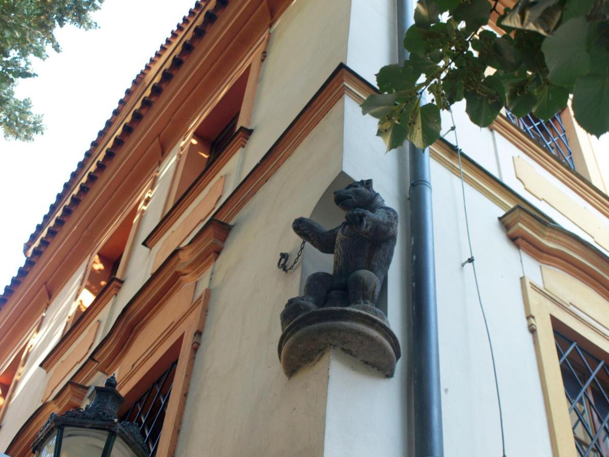 U Cerneho Medveda- At The Black Bear Apartment Praga Exterior foto