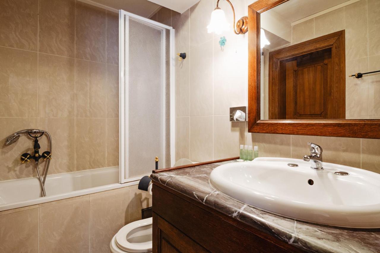 U Cerneho Medveda- At The Black Bear Apartment Praga Exterior foto