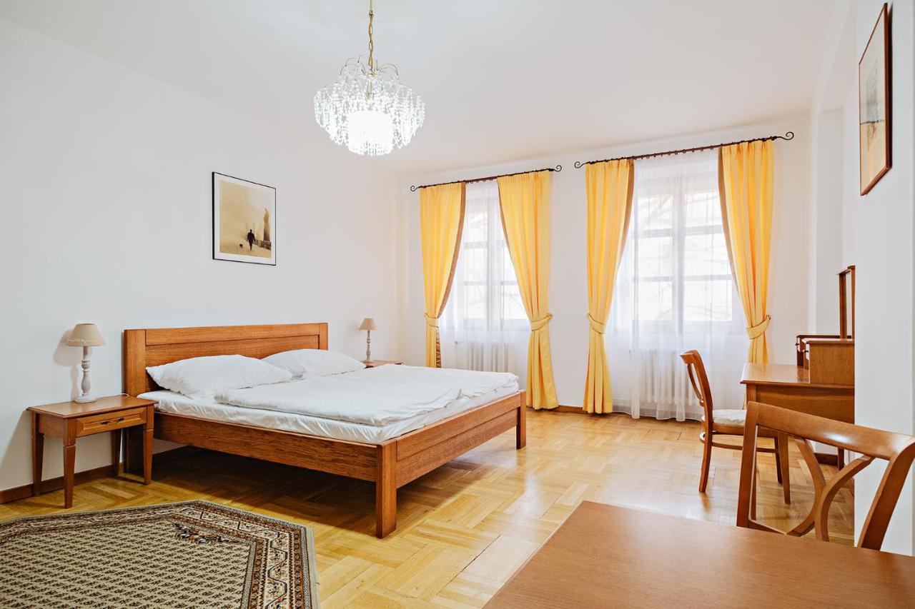 U Cerneho Medveda- At The Black Bear Apartment Praga Exterior foto