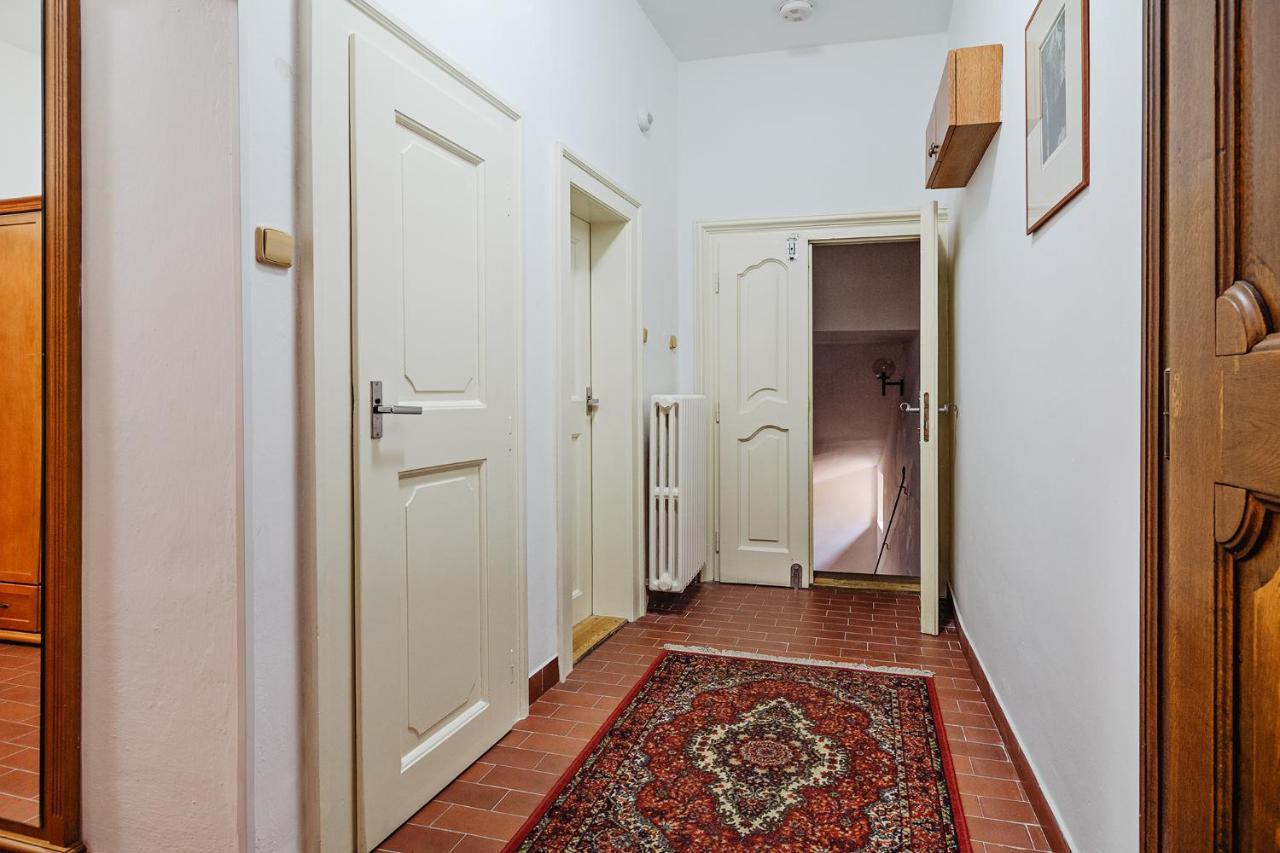 U Cerneho Medveda- At The Black Bear Apartment Praga Exterior foto