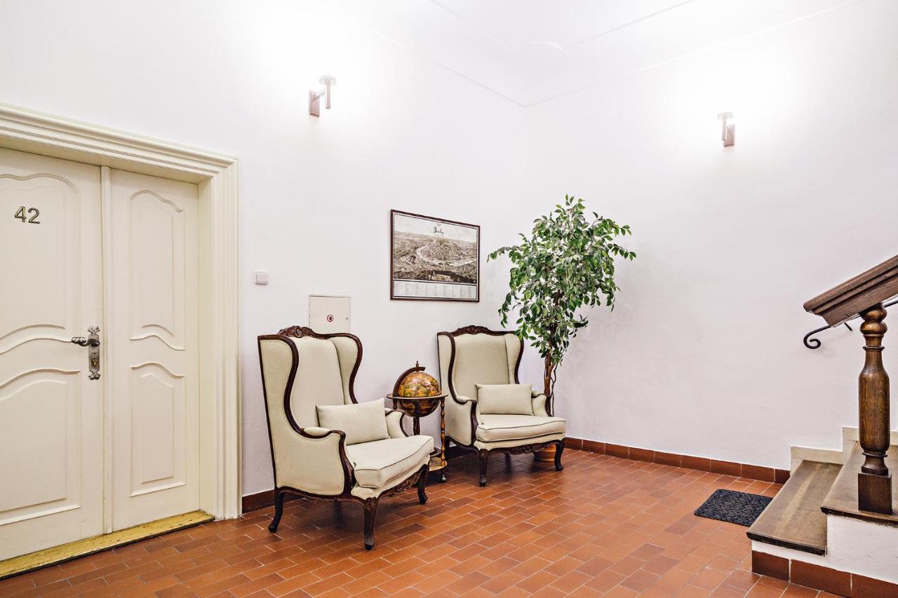 U Cerneho Medveda- At The Black Bear Apartment Praga Exterior foto