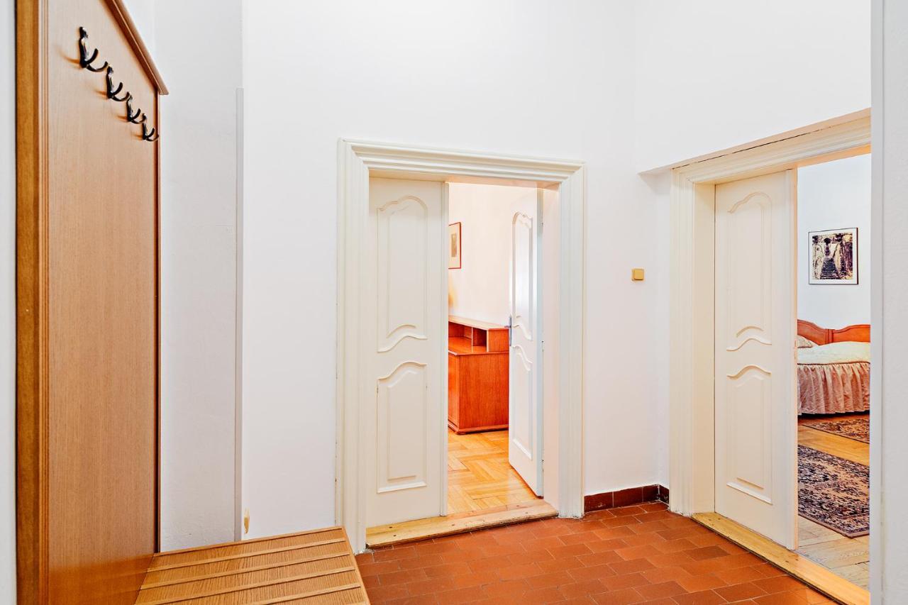 U Cerneho Medveda- At The Black Bear Apartment Praga Exterior foto