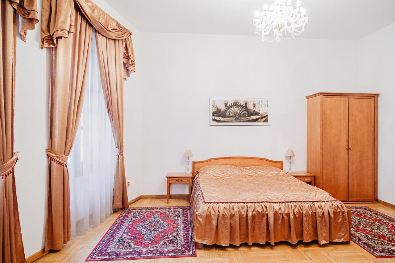 U Cerneho Medveda- At The Black Bear Apartment Praga Exterior foto