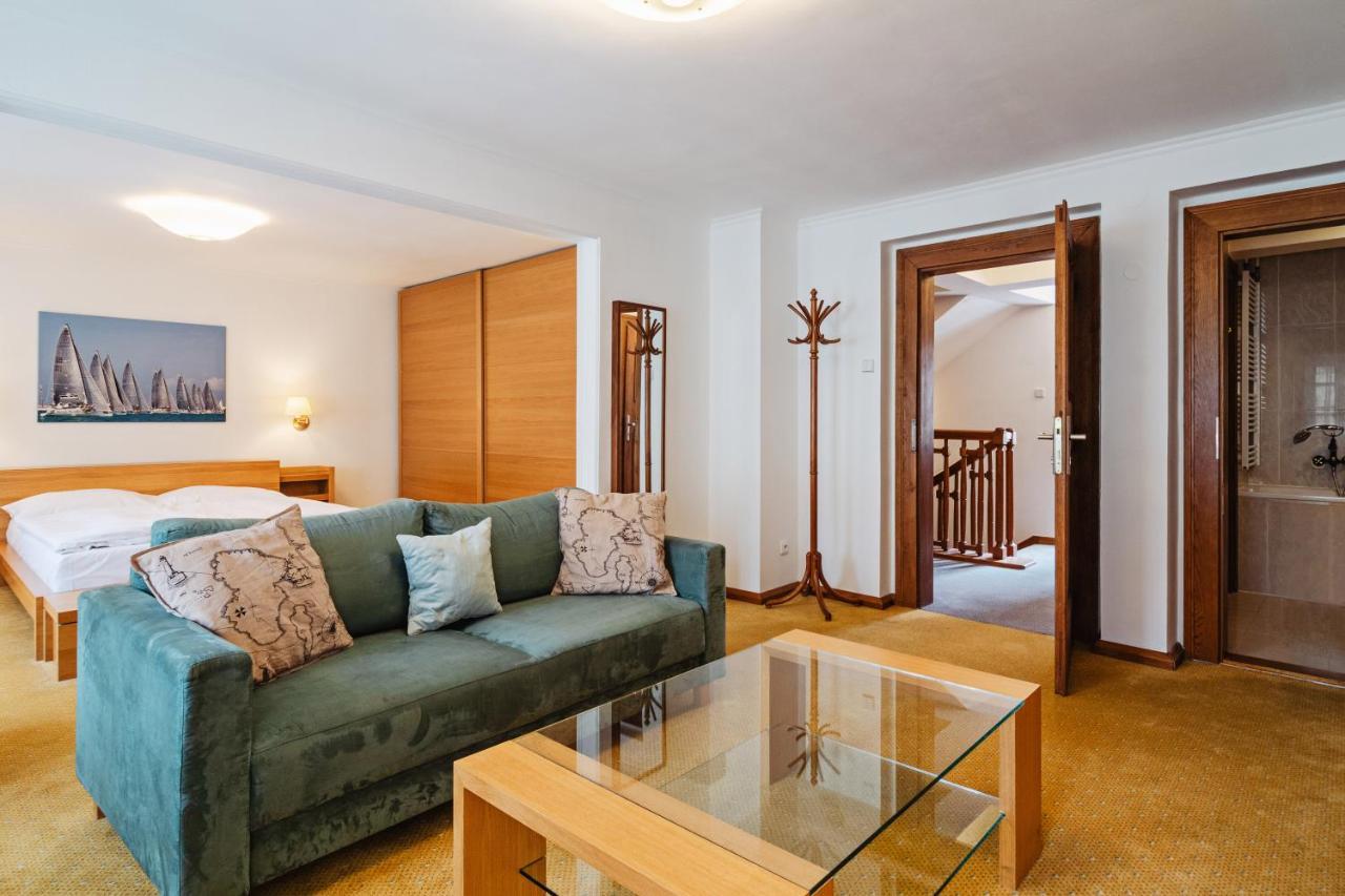 U Cerneho Medveda- At The Black Bear Apartment Praga Exterior foto