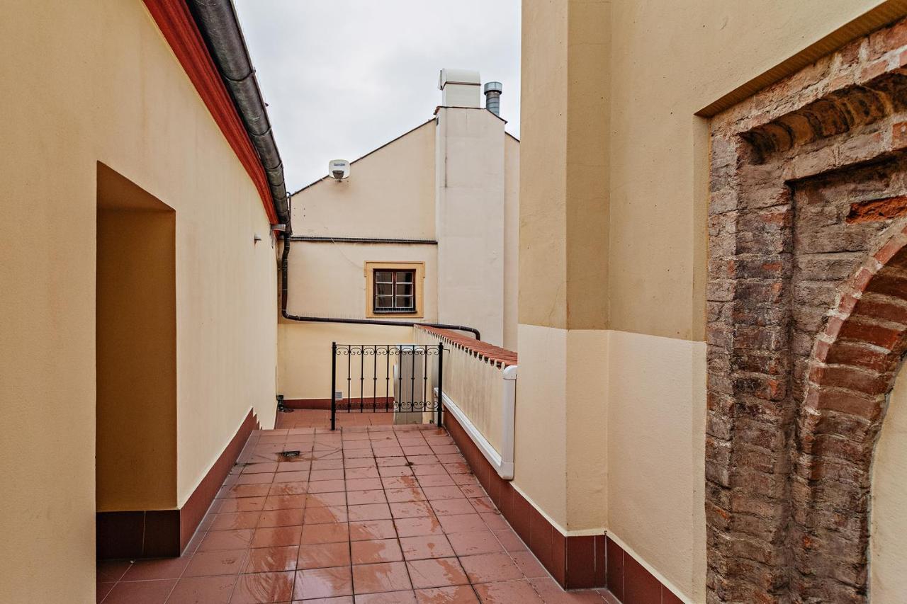 U Cerneho Medveda- At The Black Bear Apartment Praga Exterior foto